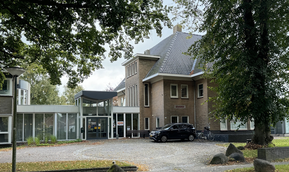 Woonzorg Nederland- oud gemeentehuis Gieten